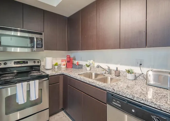 Apartment Vibrant 2bd - Cdt - Gym, Pool, Parking - Sleep 8