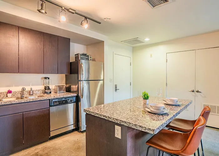 Apartment Vibrant 2bd - Cdt - Gym, Pool, Parking - Sleep 8 Phoenix