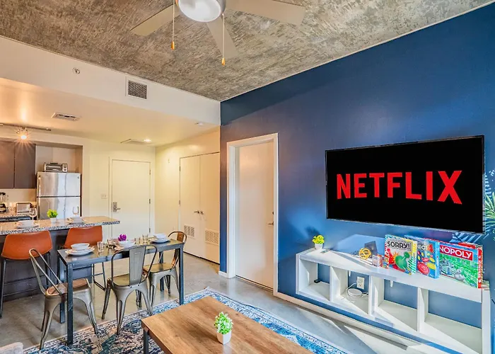 Apartment Vibrant 2bd - Cdt - Gym, Pool, Parking - Sleep 8 Phoenix