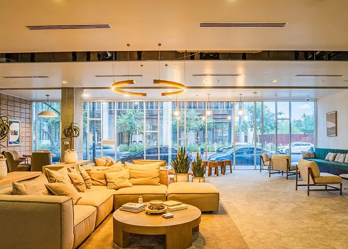 Apartment Vibrant 2bd - Cdt - Gym, Pool, Parking - Sleep 8