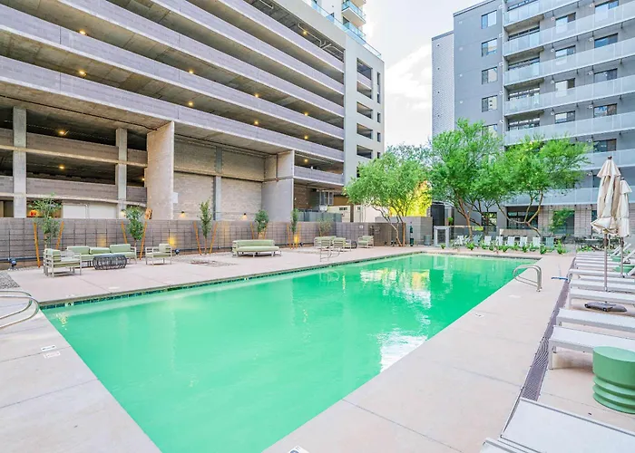 Apartment Vibrant 2bd - Cdt - Gym, Pool, Parking - Sleep 8